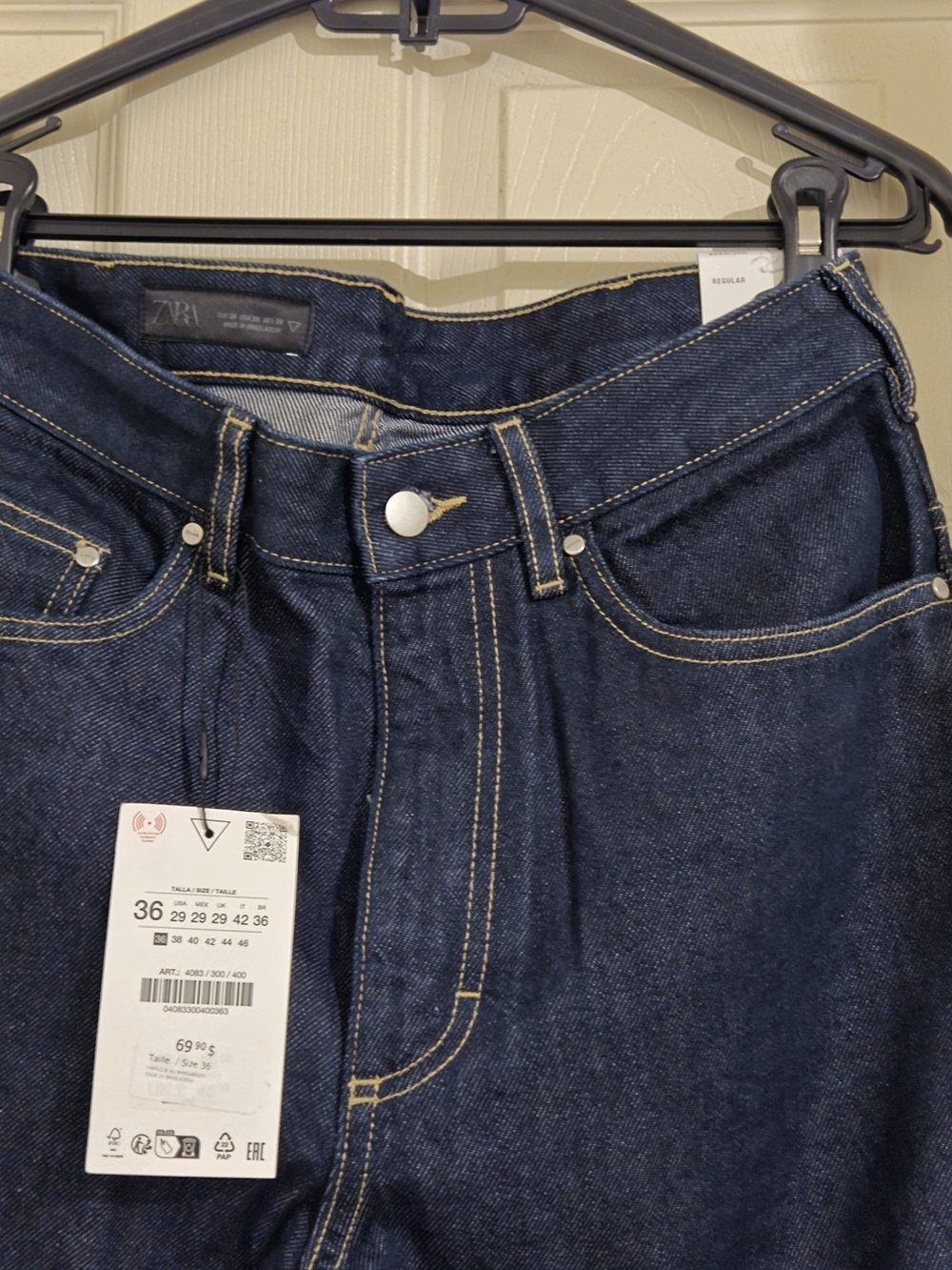 Zara Men’s Indigo Relaxed Fit Jeans